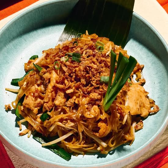 STREET STYLE PAD THAI