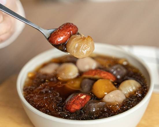Osmanthus Brown Sugar with Peach Resin and Taro Balls (HOT) 桂花黑糖桃膠芋圓