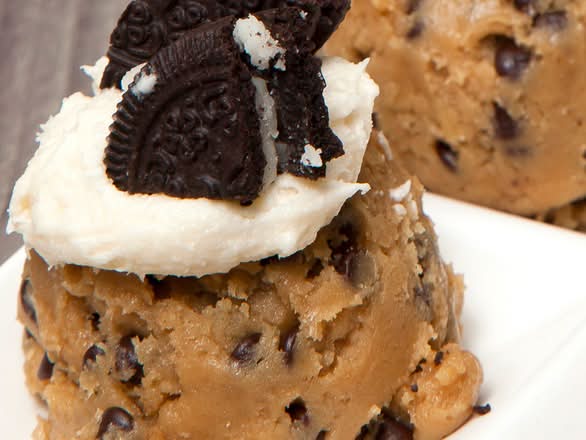 Cookie Dough Scoop - Cookies & Cream