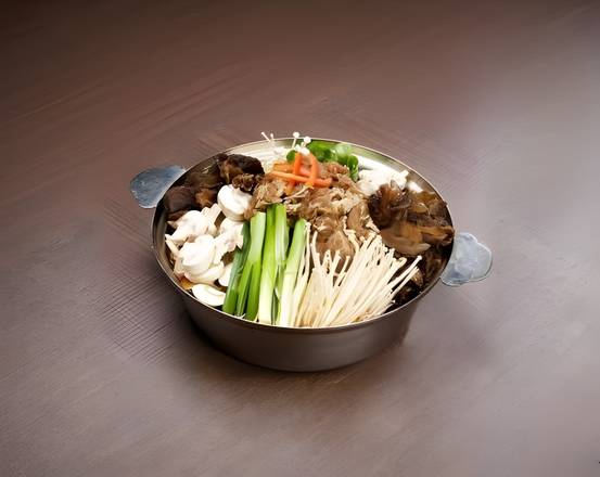Bulgogi (Beef and Mushroom HotPot)