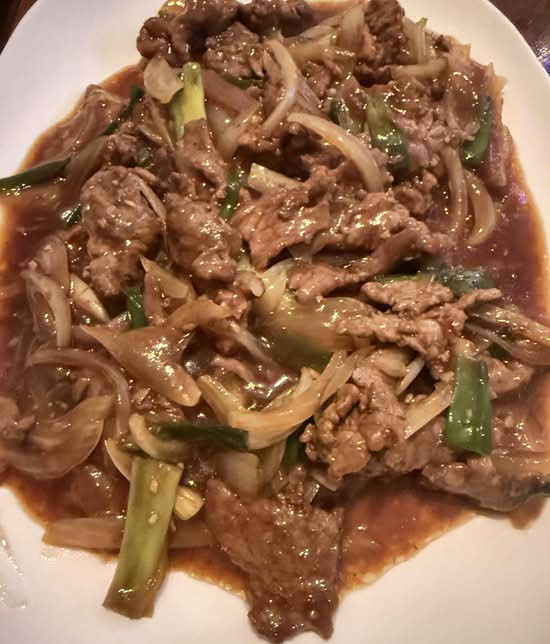 Bœuf grésillé à la mode mongolienne / Sizzling Beef Mongolian Style