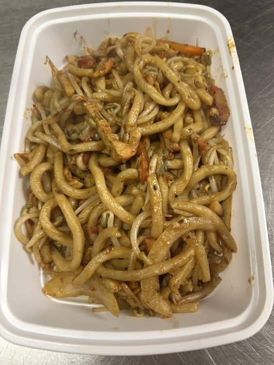 36 Shanghai Fried Noodles (Hot)
