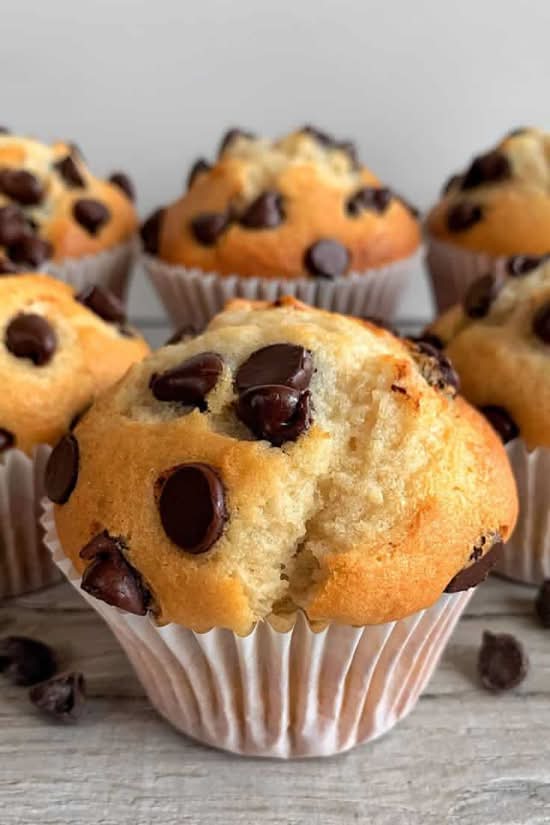 chocolate chip muffin