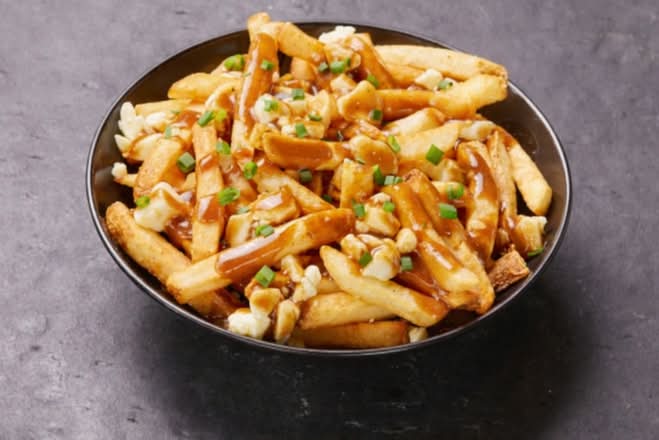 POUTINE TRADITIONNELLE / TRADITIONAL POUTINE