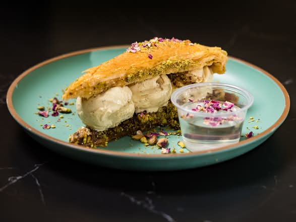 Triangle Baklava Turc