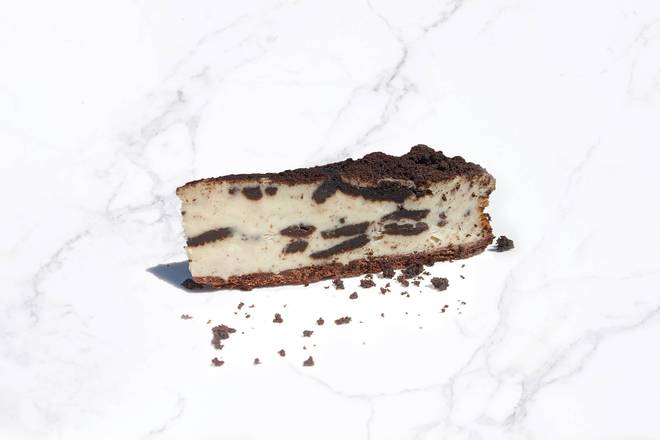 COOKIES & CREAM CHEESECAKE