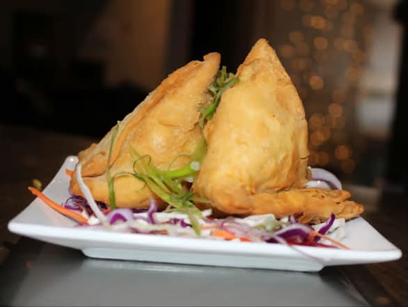 Vegetable Samosas (2 pcs)