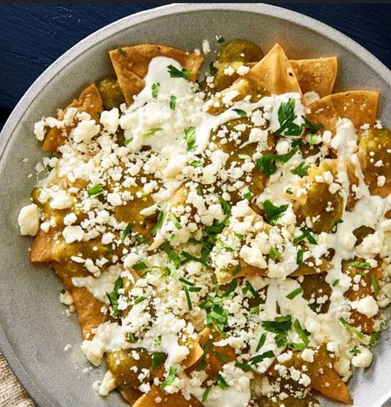 Chilaquiles rojos w/ chicken