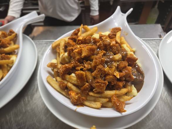 Buffalo Chicken Poutine