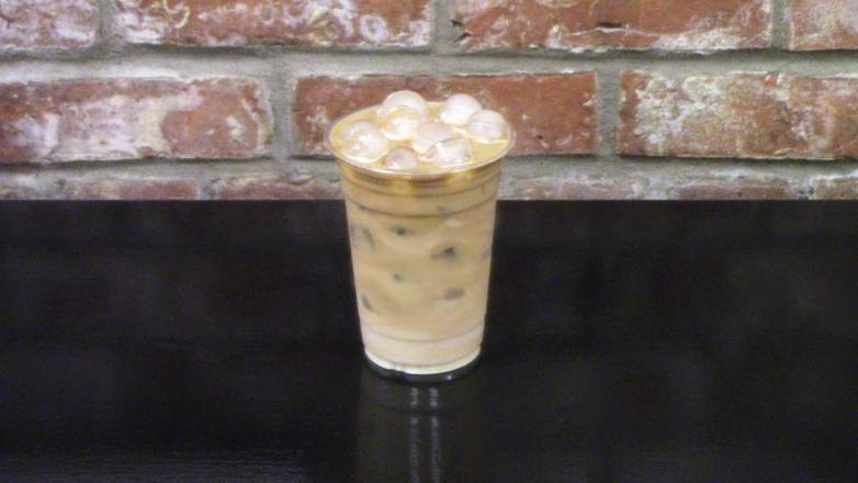 latte glacé (16 onces) / iced latte (16 ounces)