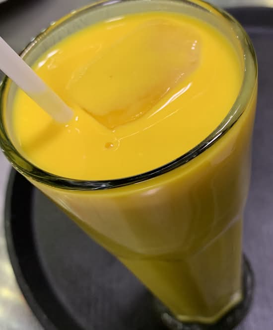 Mango Lassi (Yogurt Smoothie)