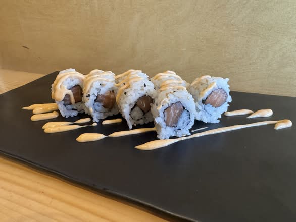 Spicy salmon (8mcx.)