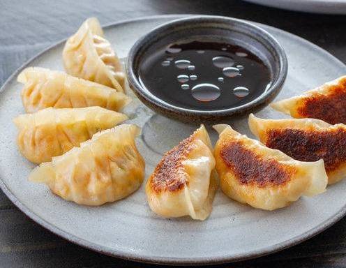 Gyoza (Pan Fried Dumpling) (8 mcx)