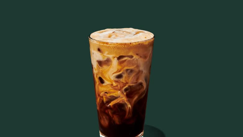 Espresso glacé secoué noisette et boisson à l’avoine