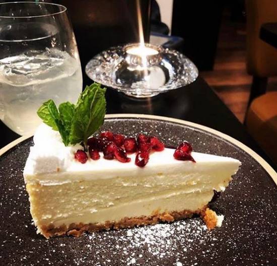 Berry Pomegranate Cheese Cake