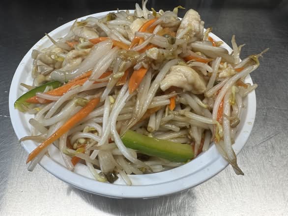 40. Chicken chop Suey