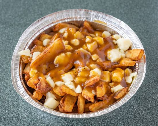 Petite Poutine Viande Fumée / Small Smoked Meat Poutine