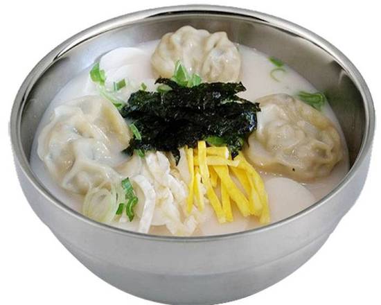 4. Dduk mandu guk 떡만두국