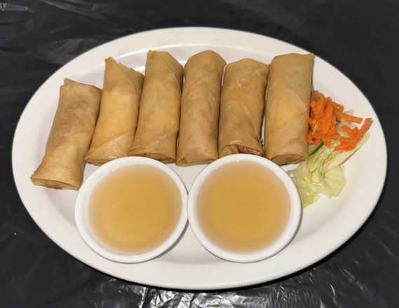 1. Vietnamese Spring Rolls (6 Pcs)