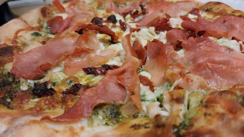 Pesto Chicken and Prosciutto Pizza