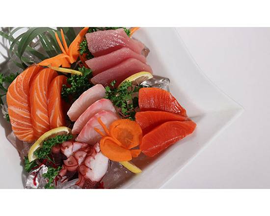 Assorted Sashimi (15 pcs)
