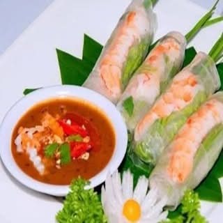 2. Salad Rolls (2 pcs)