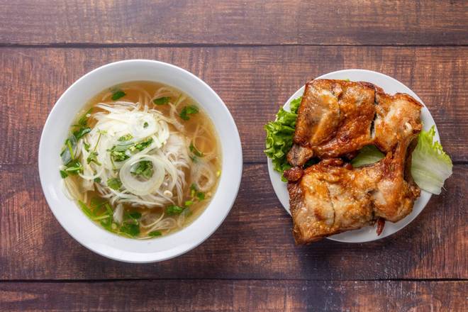 13. BBQ Lemongrass Chicken Pho / Phở Gâ Chiên