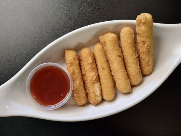 Mozzarella Sticks (Mild Sauce)