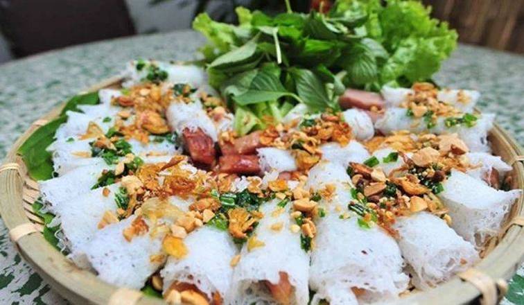 14. Shrimp, Charboiled Pork, Pork Ball, Spring Roll Served with Rice Paper & Fresh Vegetables