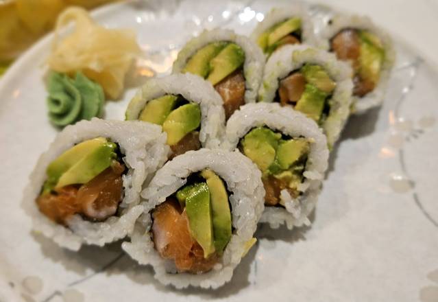 Salmon & Avo Roll