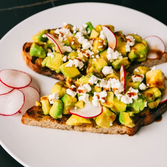 Toast à l'avocat / Avocado toast