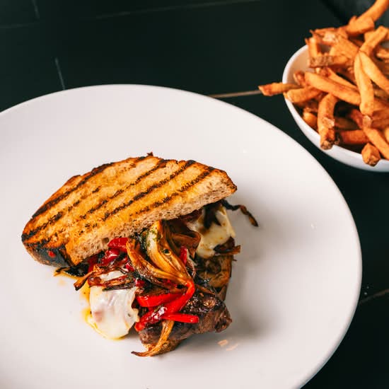 PHILLY CHEESESTEAK / PHILLY CHEESESTEAK