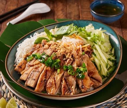 D3 Grilled chicken with vermicelli noodles (Bún Gà Nướng)