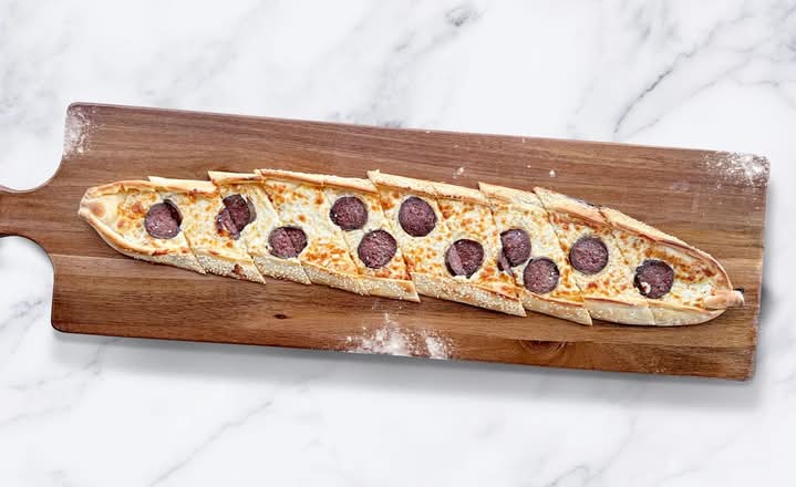 Sucuklu Pide