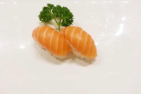 Salmon Sushi (Sake) (1 pc)