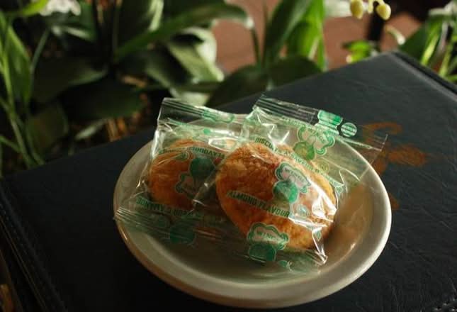 Biscuits aux Amandes / Almond Biscuits