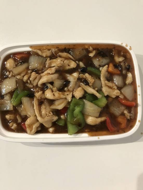33- Chicken & black bean sauce & green pepper/  Poulet aux feves noires & piment vert 豉椒鸡片