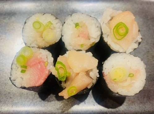 Hamachi (yellowtail) Chop Chop Roll