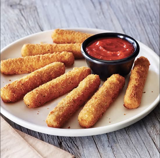 Mozzarella Sticks (8 Pcs)