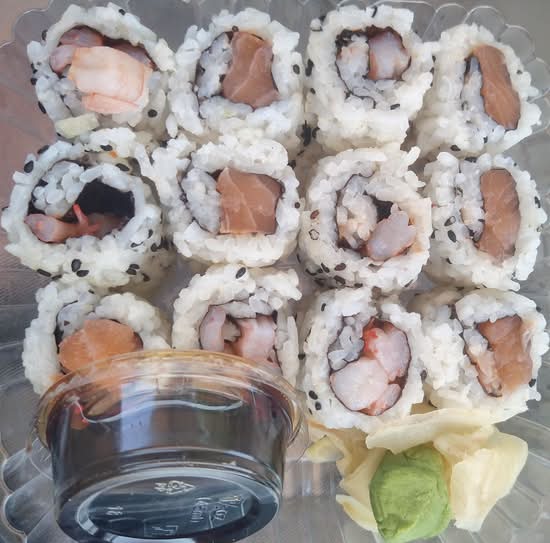 34. Hosomaki Syake (épicé / Spicy)