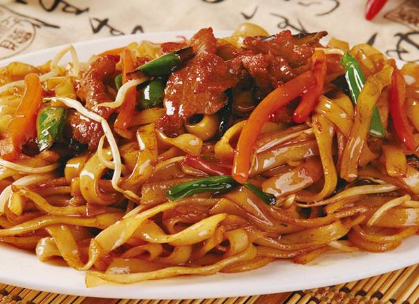 903. Fried Beef Rice Noodle