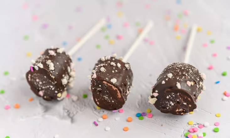 Guimauves Trempées Dans Le Chocolat (Chocolate-Dipped Marshmallows)
