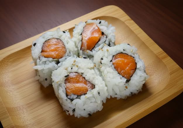 Spicy Salmon Roll (GF)