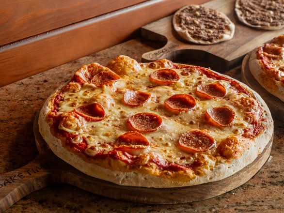 12" Pepperoni Pizza ببروني بيتزا