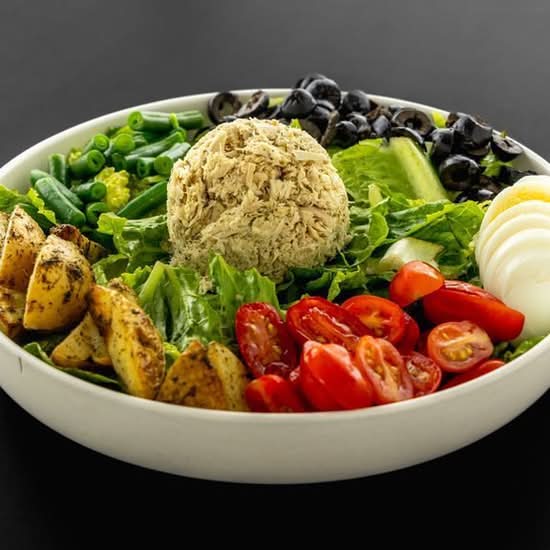 Tuna Niçoise salad