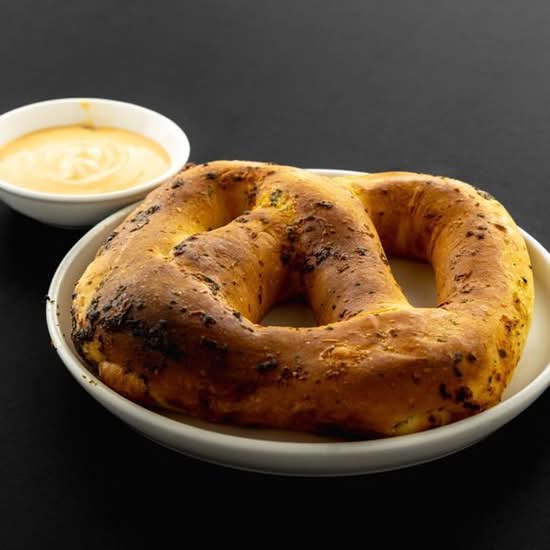 Garlic Pretzel Twist