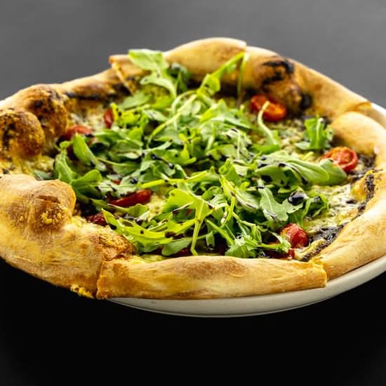 Pesto Arugula pizza