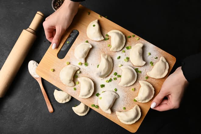 FROZEN Potato and Cheddar Cheese Perogies (24 pcs)