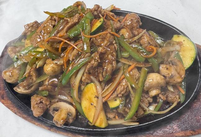 51. Beef with Black Pepper Sauce on Hot Plate