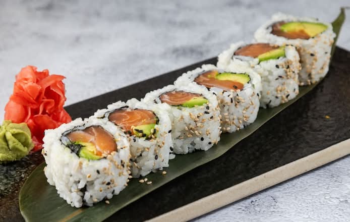 Salmon & Avocado Maki (6)